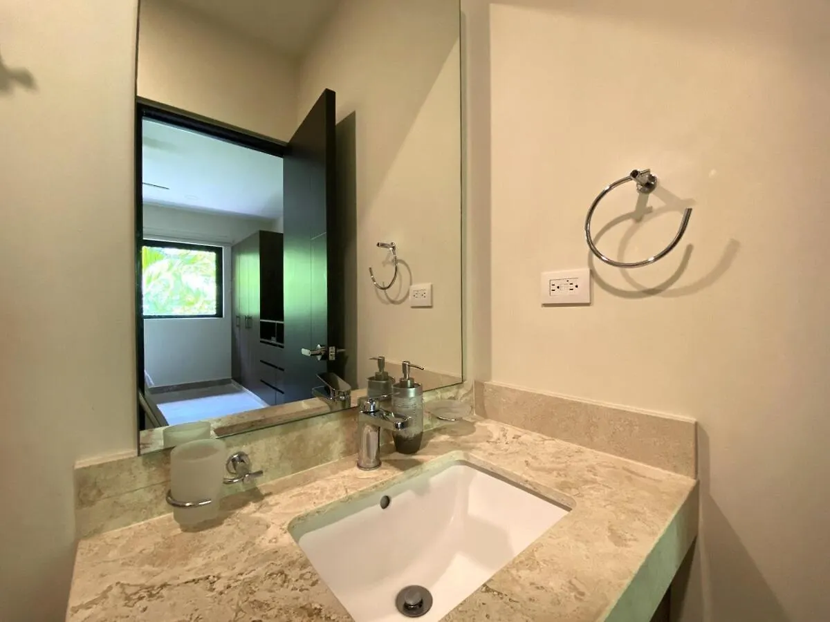 Seaview Roof Pool, Gym Onsite, 4 Blocks To 5Th Ave Apartment Playa del Carmen 0*,  Mexico
